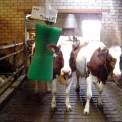 Agricow Koeborstel Roterend -Easyfix Winkel Application20shot3 N0050BBMM02 X X 1909940 750x750 1559633189797